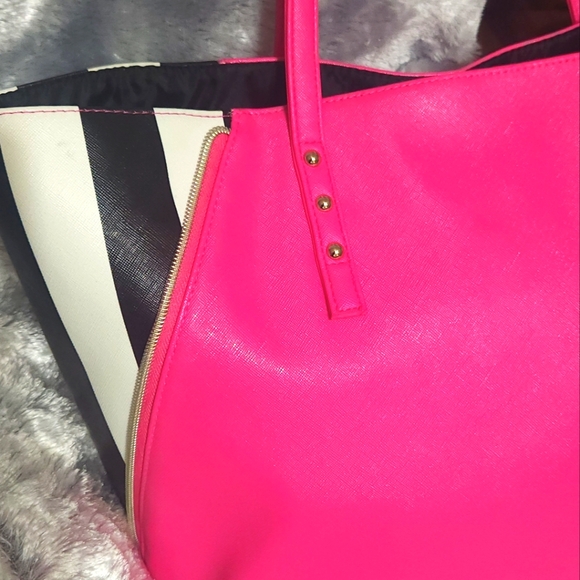 JUICY COUTURE Hot Pink/Black Strip Tote Bag - Picture 3 of 10